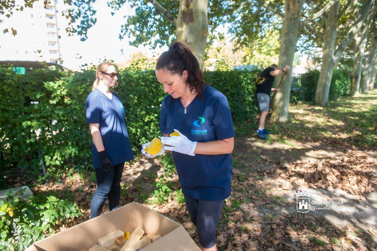 Önkéntes nap a Tolnaiban - idén három fehérvári óvodaudvar újult meg